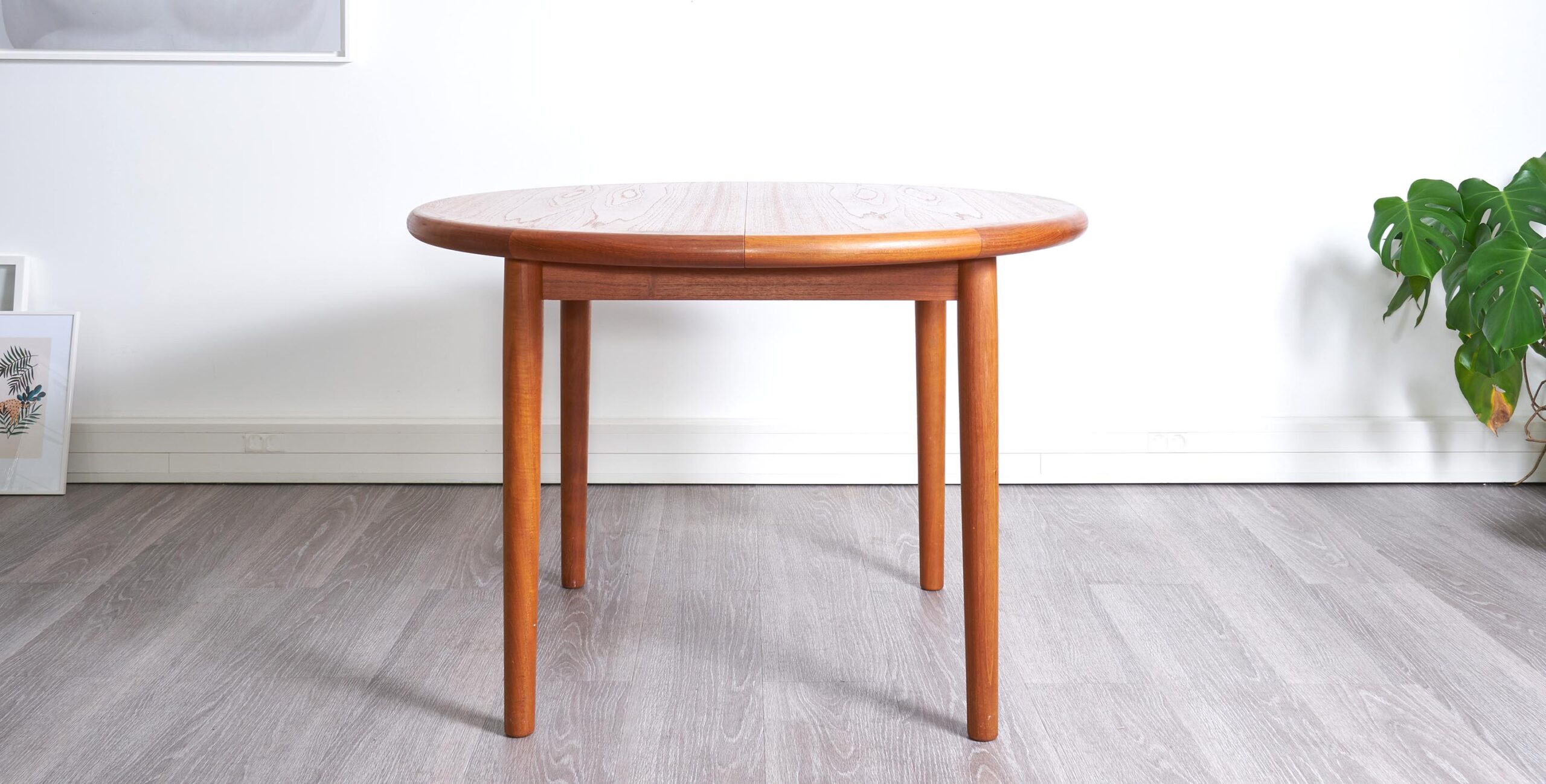 table rallonge vintage, table a manger extensible vintage,table a manger vintage, table a manger rallonges, table a manger extensible vintage, table teck vintage, table scandinave vintage, table a manger scandinave vintage, table en teck, table en teck vintage, eames, mobilier vintage paris