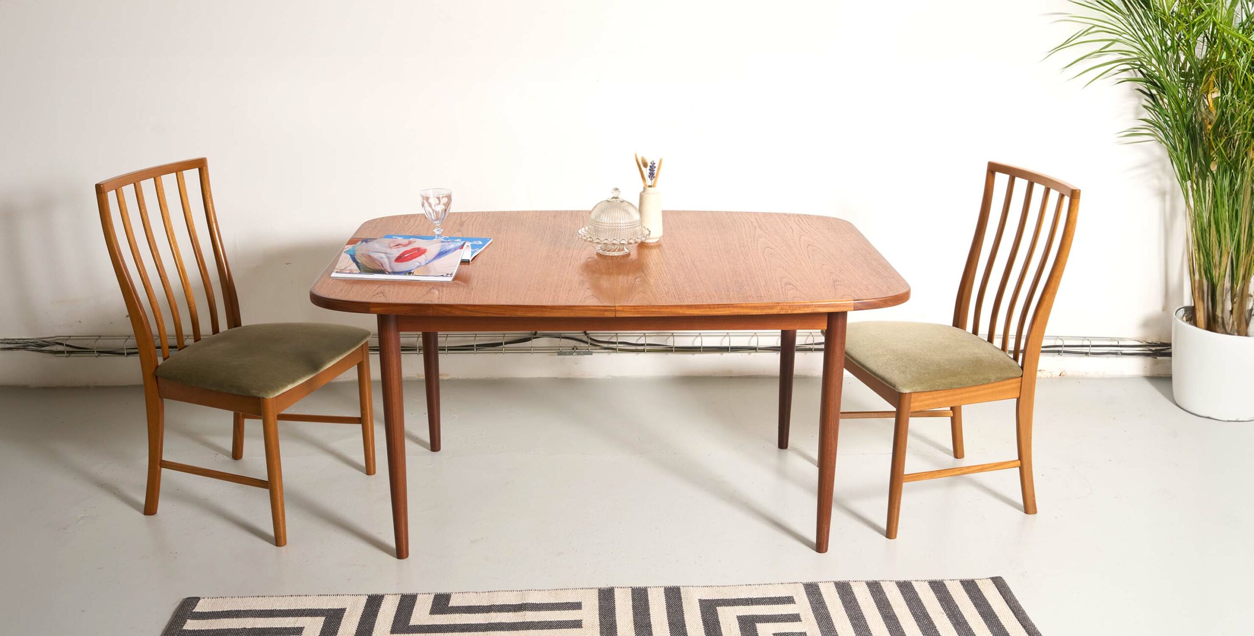 table à manger scandinave, table à manger g plan, table à manger vintage, table à manger extensible, table à manger rallonge papillon, table à manger en teck