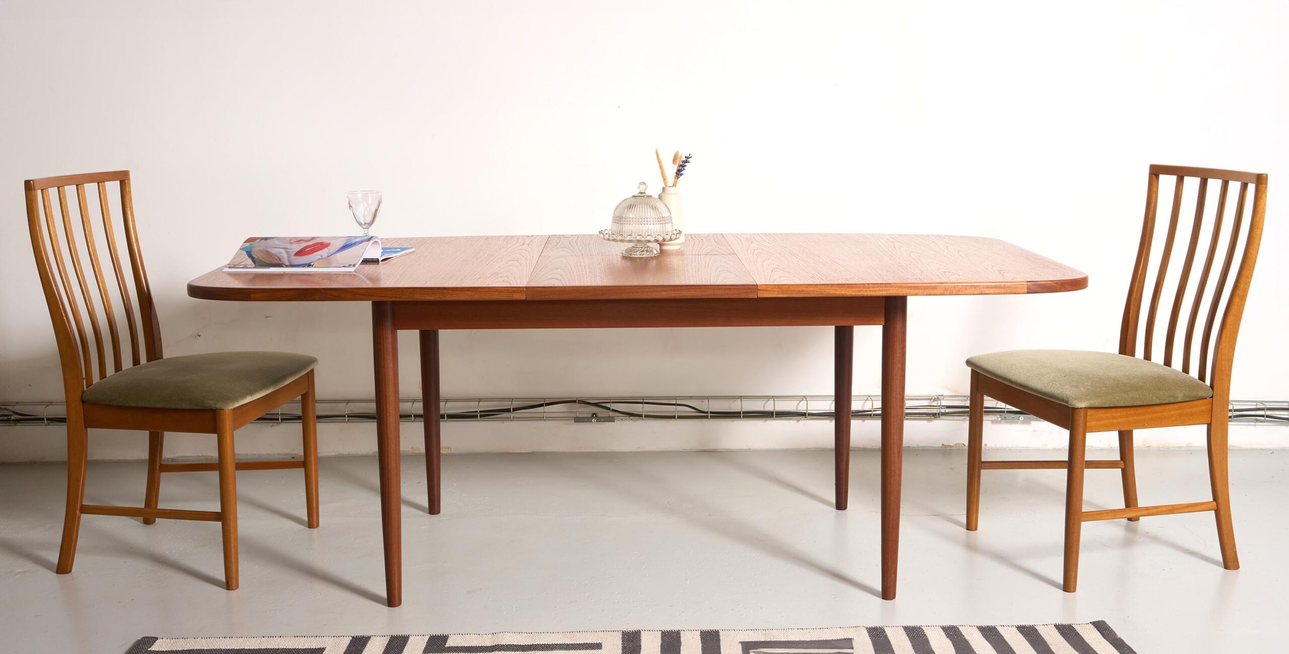 table à manger scandinave, table à manger g plan, table à manger vintage, table à manger extensible, table à manger rallonge papillon, table à manger en teck