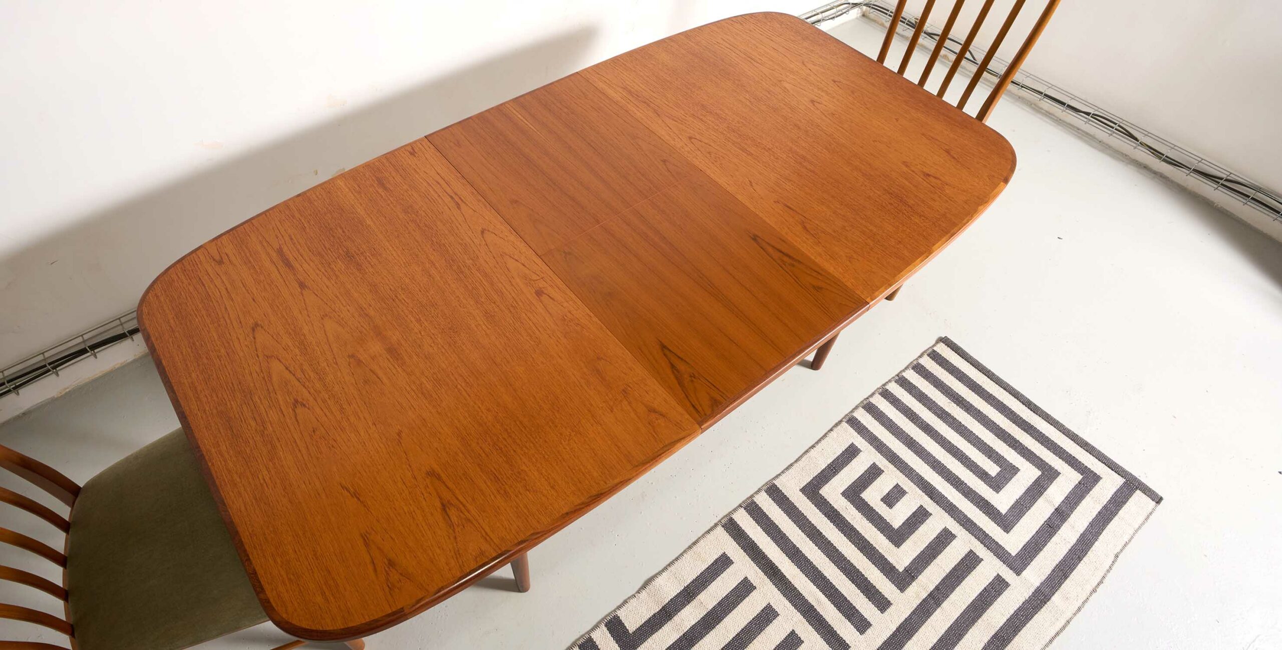 table à manger scandinave, table à manger g plan, table à manger vintage, table à manger extensible, table à manger rallonge papillon, table à manger en teck