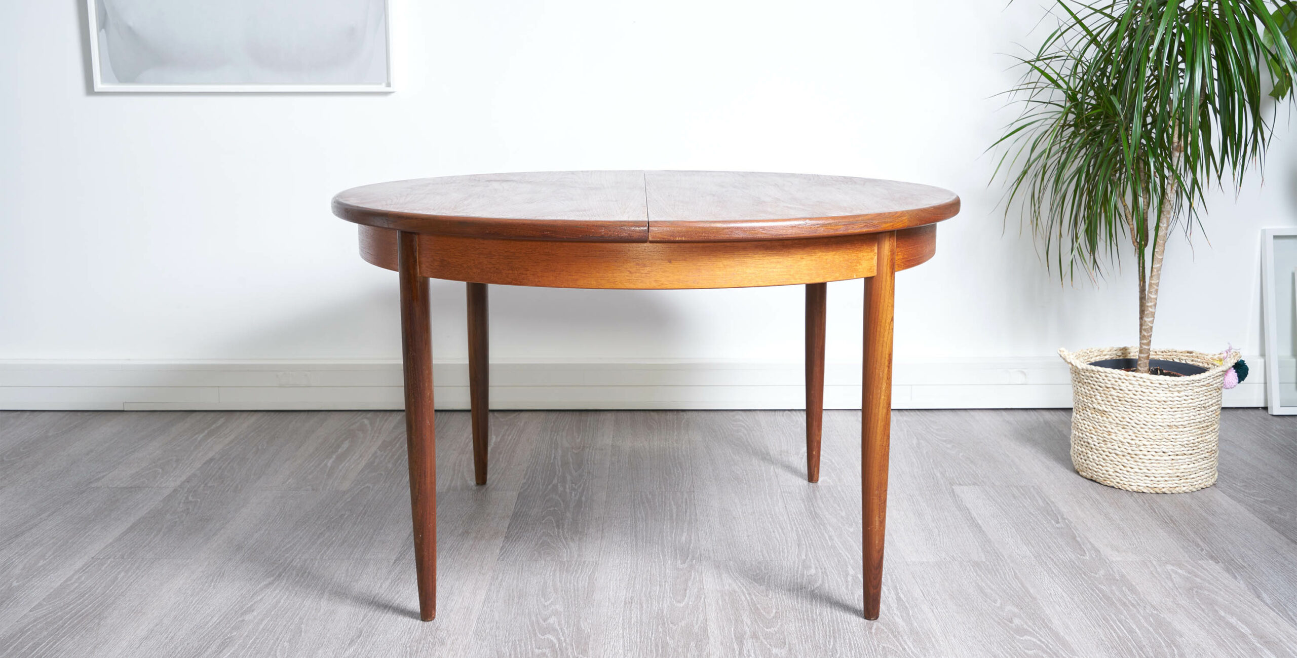 table à manger extensible vintage, table gplan en teck scandinave vintage, table vintage avec rallonge , table ronde vintage, table ronde teck vintage, table ronde bois foncé