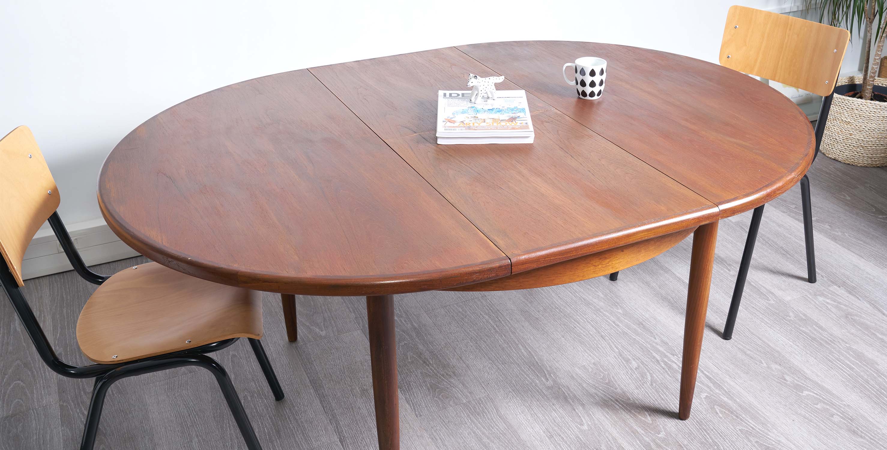 table à manger extensible vintage, table gplan en teck scandinave vintage, table vintage avec rallonge , table ronde vintage, table ronde teck vintage, table ronde bois foncé