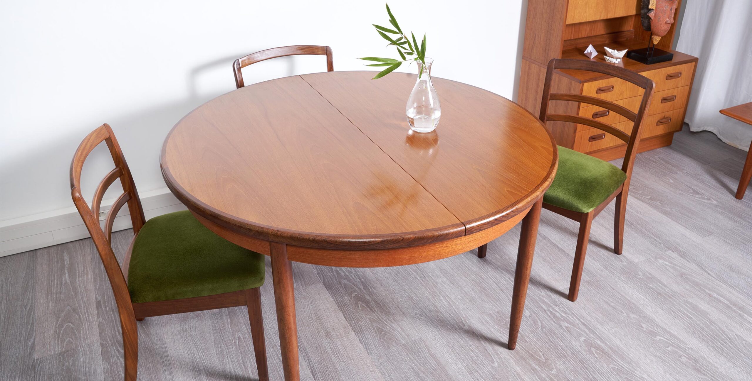 table à manger extensible vintage, table g plan en teck scandinave vintage, table vintage avec rallonge , table ronde vintage, table ronde teck vintage, table ronde bois foncé, room 30