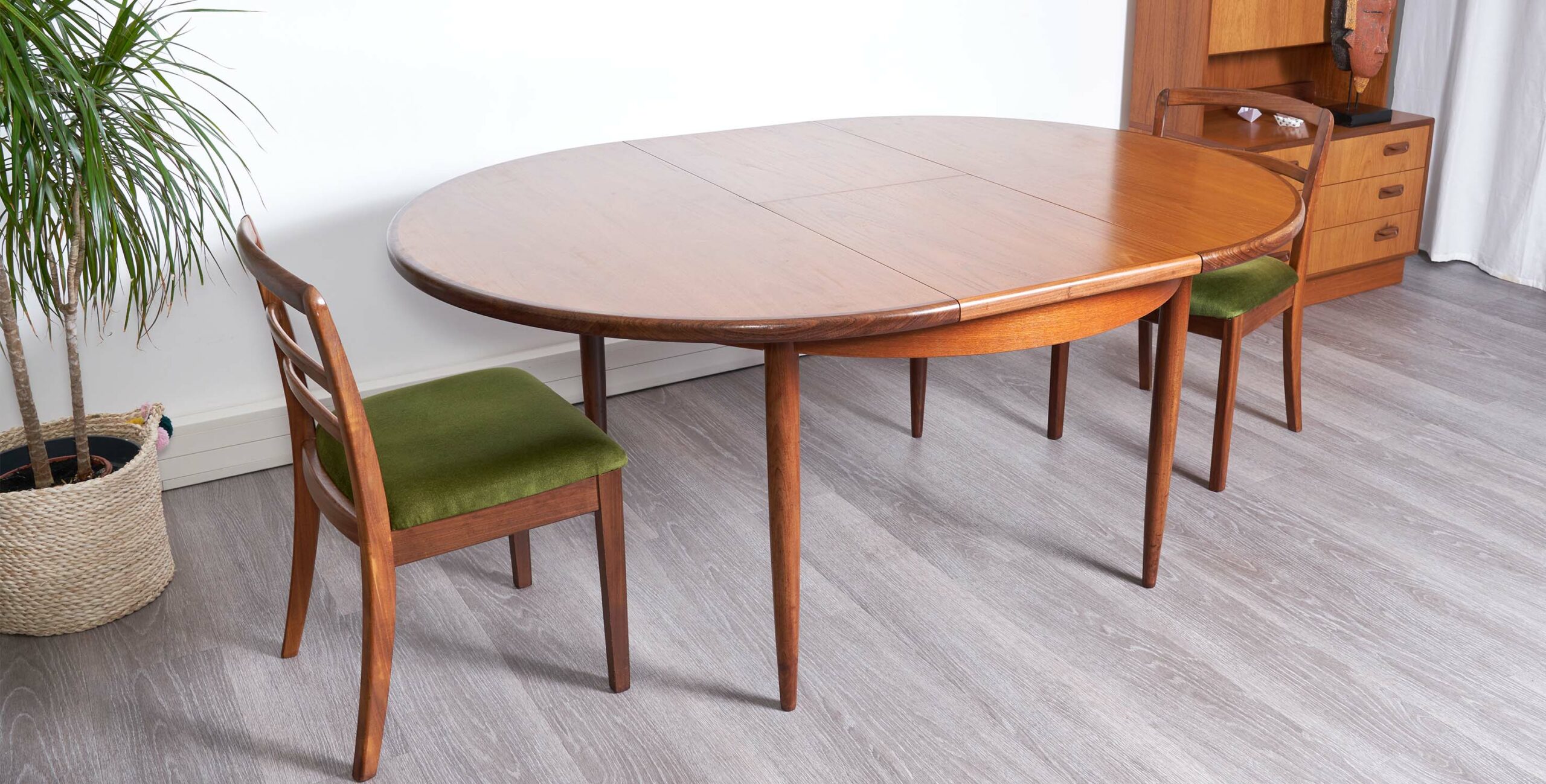 table à manger extensible vintage, table g plan en teck scandinave vintage, table vintage avec rallonge , table ronde vintage, table ronde teck vintage, table ronde bois foncé, room 30