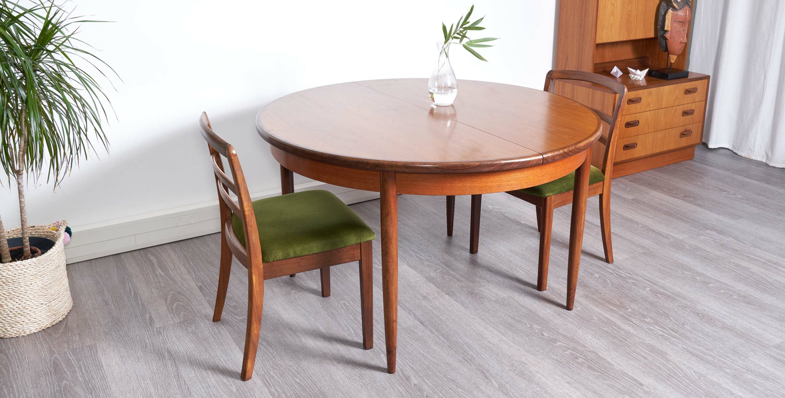 table à manger extensible vintage, table g plan en teck scandinave vintage, table vintage avec rallonge , table ronde vintage, table ronde teck vintage, table ronde bois foncé, room 30