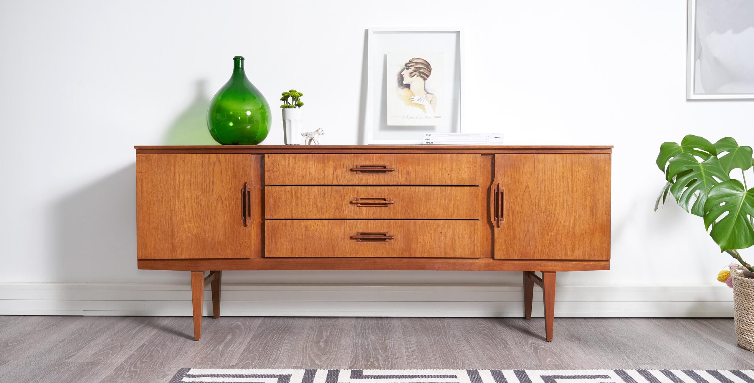 enfilade incurvée, Enfilade vintage, enfilade jentique, enfilade teck vintage, enfilade teck, enfilade en teck, enfilade 2m, grande enfilade, grande enfilade jentique, enfilade scandinave, enfilade epuree, enfilade 1950, enfilade vintage paris, mobilier vintage, room 30