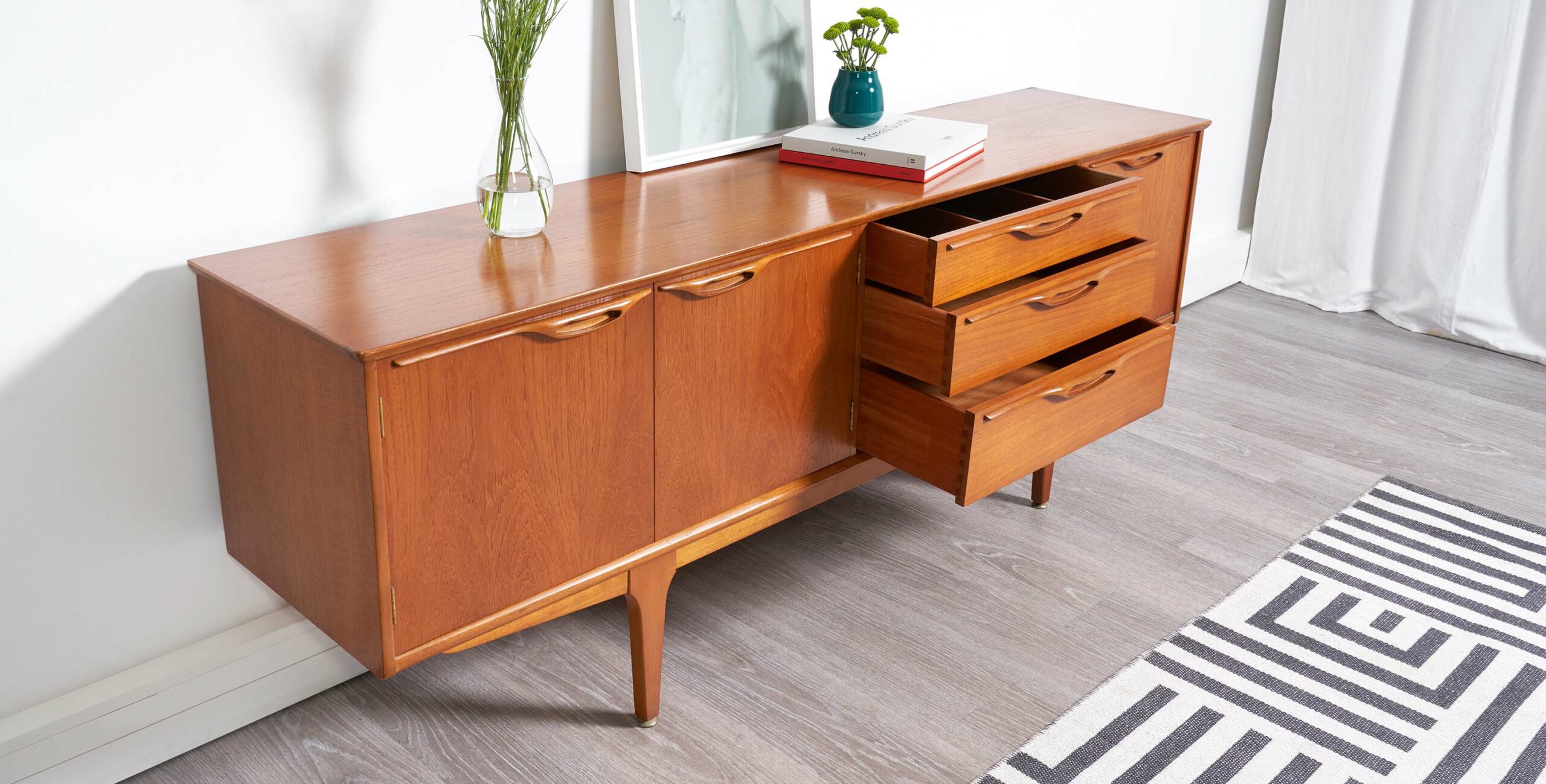 Enfilade vintage, enfilade jentique, enfilade teck vintage, enfilade teck, enfilade en teck, enfilade 2m, grande enfilade, grande enfilade jentique, enfilade scandinave, enfilade epuree, enfilade 1950, enfilade vintage paris, mobilier vintage, room 30