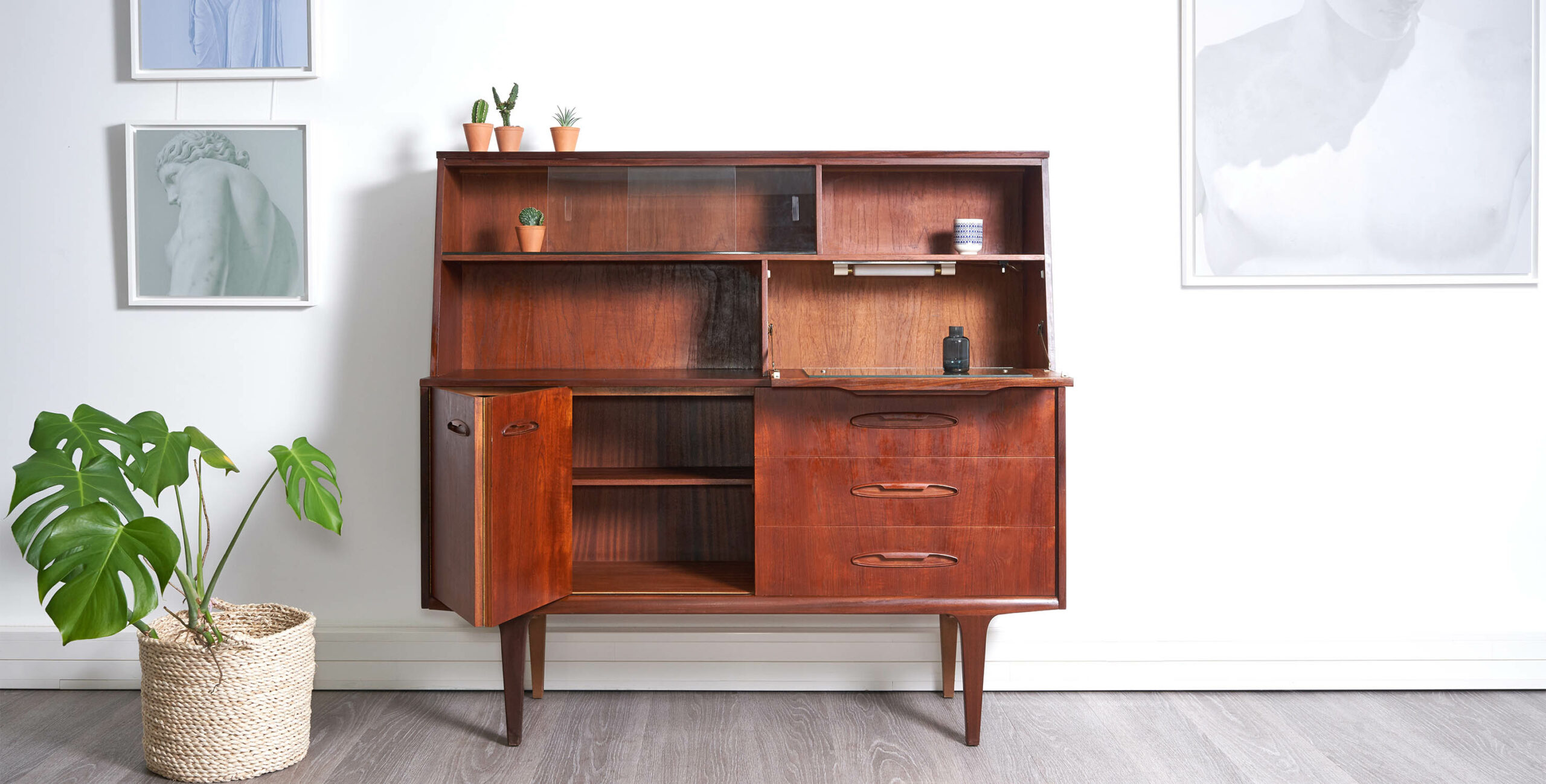 enfilade scandinave vintage, Enfilade vintage, enfilade jentique, enfilade teck vintage, enfilade teck, enfilade en teck, enfilade 2m, grande enfilade, grande enfilade jentique, enfilade scandinave, enfilade epuree, enfilade 1950, enfilade vintage paris, mobilier vintage, room 30, enfilade portes coulissantes, enfilade vintage coulissante, enfilade avec portes coulissantes. petite enfilade vintage