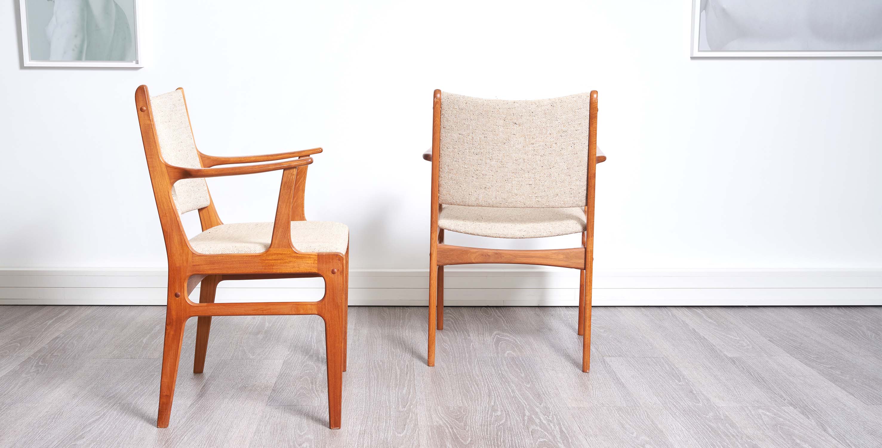 chaises vintage avec accoudoirs, chaises scandinaves, chaises scandinaves vintage, paire de chaises vintage, chaise danoise, 2 chaises avec accoudoirs, paire de chaises en teck, chaises vintage en teck, chaises en teck, chaise en teck, 2 chaises vintage