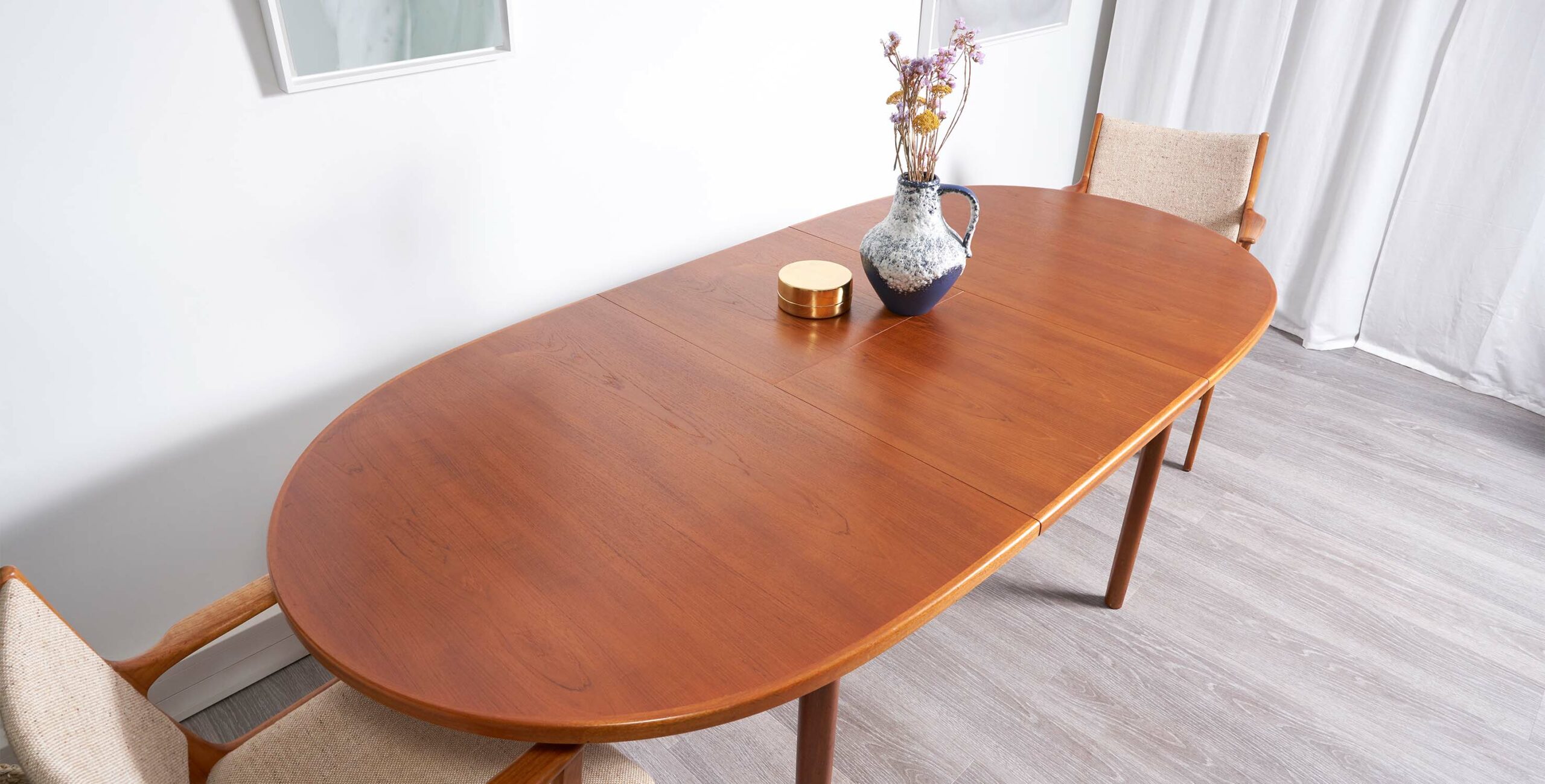 table mcintosh, table teck, table à manger en teck vintage, table à manger extensible vintage, table scandinave vintage, table vintage avec rallonge , table ovale vintage, table ovale vintage, table ovale bois clair, room 30