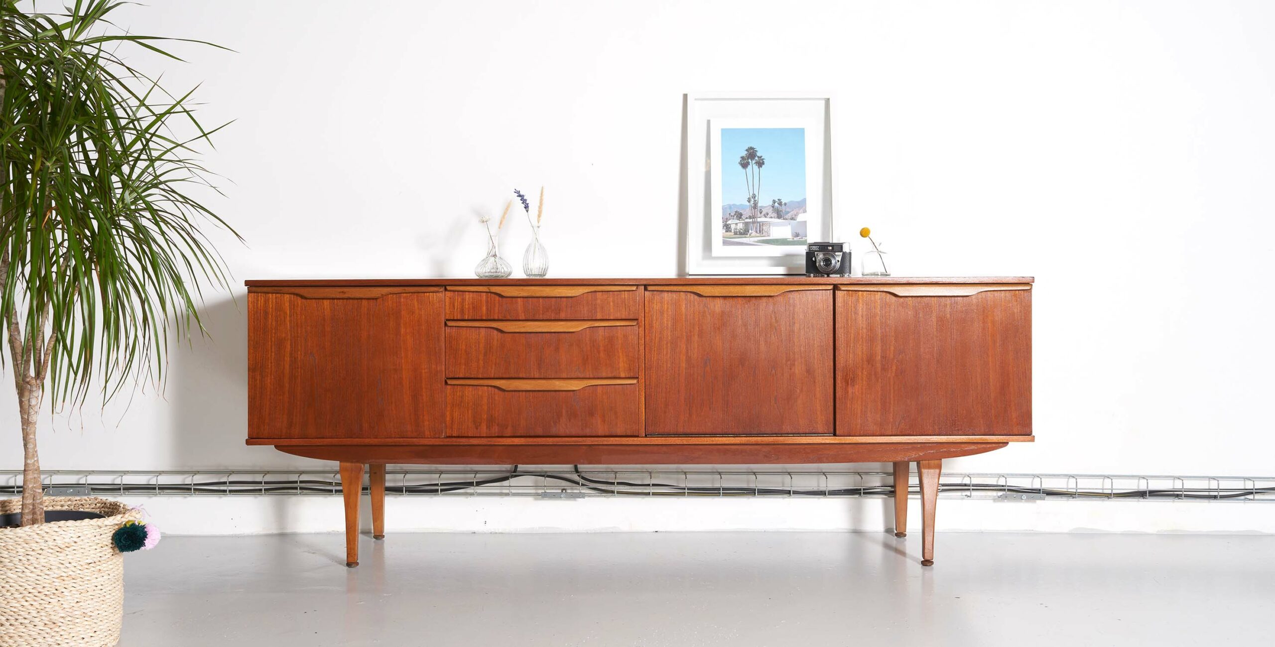 Enfilade austinsuite, Enfilade Jentique, Enfilade vintage, enfilade scandinave vintage, enfilade scandinave, enfilade teck vintage, enfilade teck, grande enfilade vintage, enfilade teck clair, mobilier vintage paris, mobilier vintage, enfilade longue, enfilade 2m, grande enfilade vintage, enfilade bois foncé, enfilade stonehill