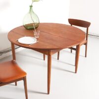 Table austinsuite, jentique, Mcintosh, table teck vintage, table ronde teck, table ronde vintage, table ronde rallonge, table à manger ronde, table à manger ronde vintage, table à manger teck, table à manger scandinave, table à manger ronde scandinave, table à manger ronde scandinave vintage, table rallonge papillon, table en teck, table anglaise vintage