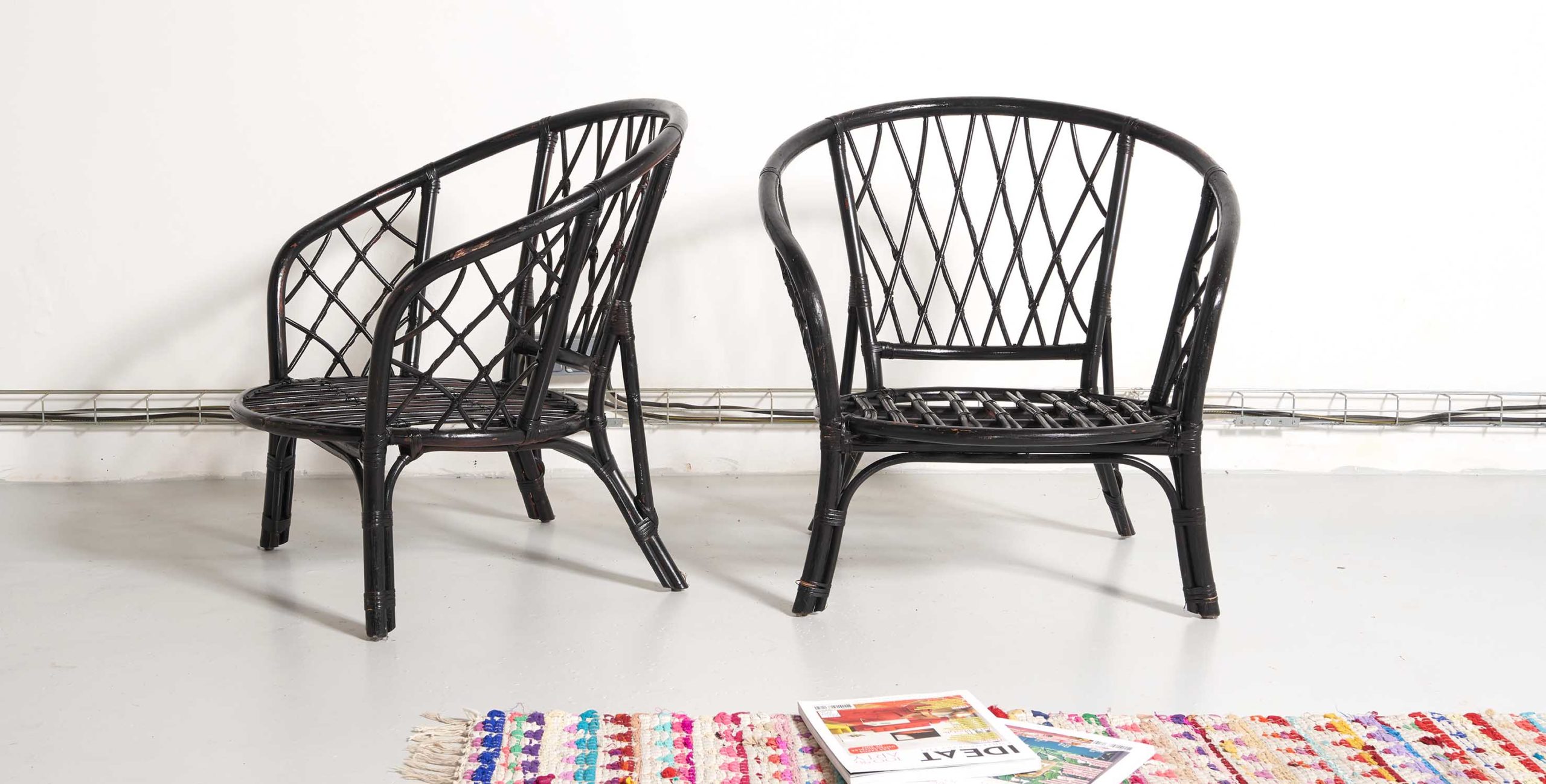 fauteuil noir vintage, fauteuil rotin, fauteuil rotin vintage, fauteuil bambou vintage, fauteuil noir vintage, fauteuil rotin noir, enfilade vintage, mobilier vintage