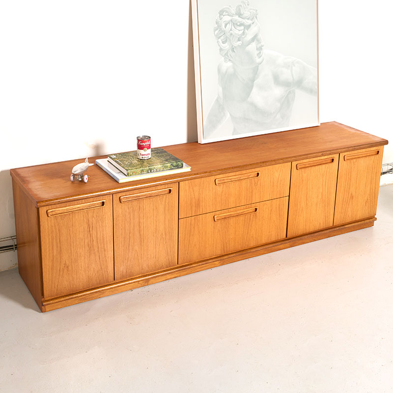 meuble TV vintage, enfilade basse vintage, enfilade sans pieds, enfilade TV, enfilade 2m, banc TV vintage, enfilade H50cm, enfilade H55cm, enfilade H60cm, enfilade anglaise vintage, enfilade 200cm, enfilade meredew, enfilade scandinave, enfilade scandinave vintage, enfilade Montreuil