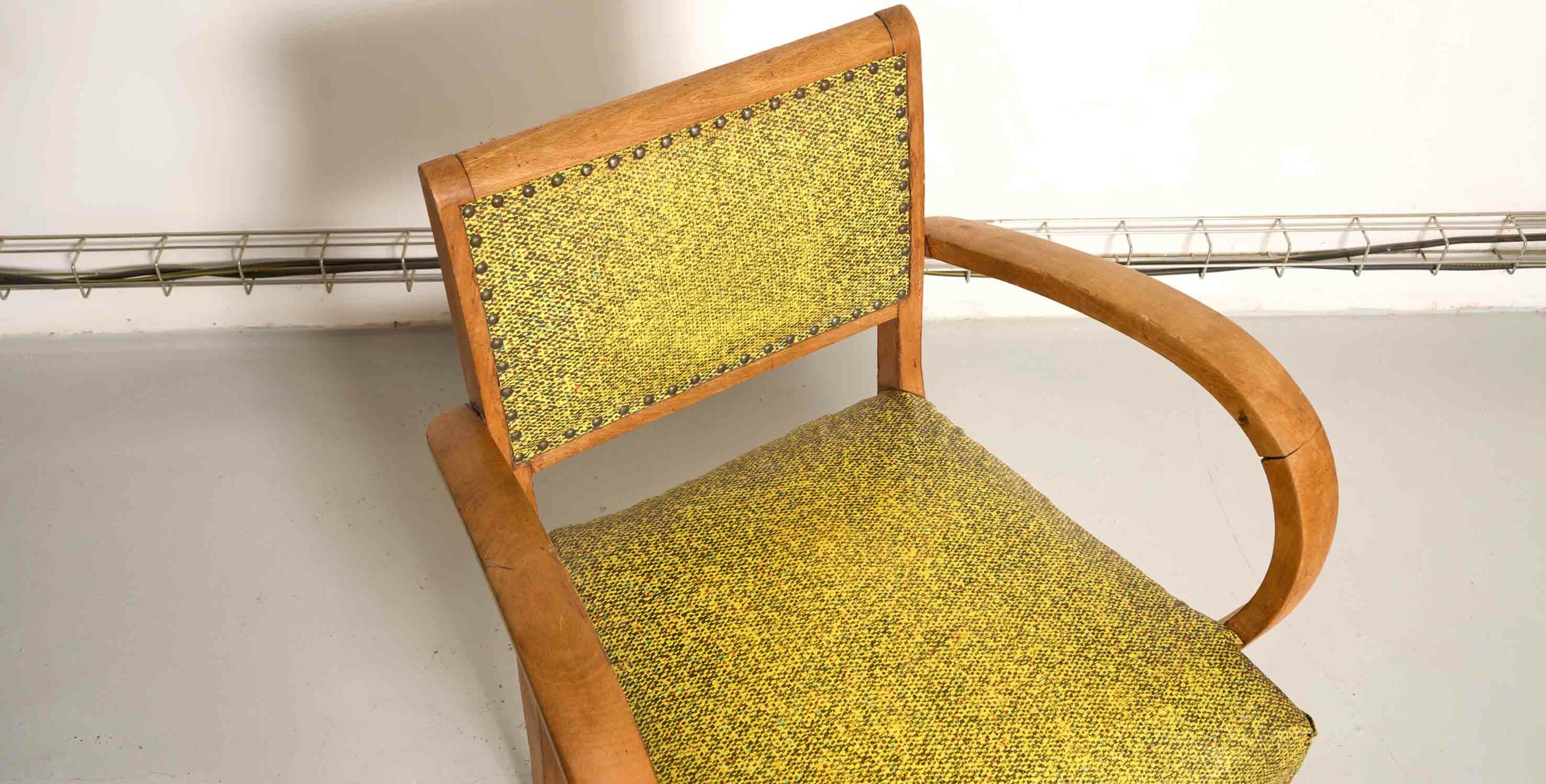 fauteuil bridge, fauteuil bridge vintage, fauteuil jaune, fauteuil bridge jaune, fauteuil vintage, fauteuil accoudoirs courbés, fauteuil ancien jaune