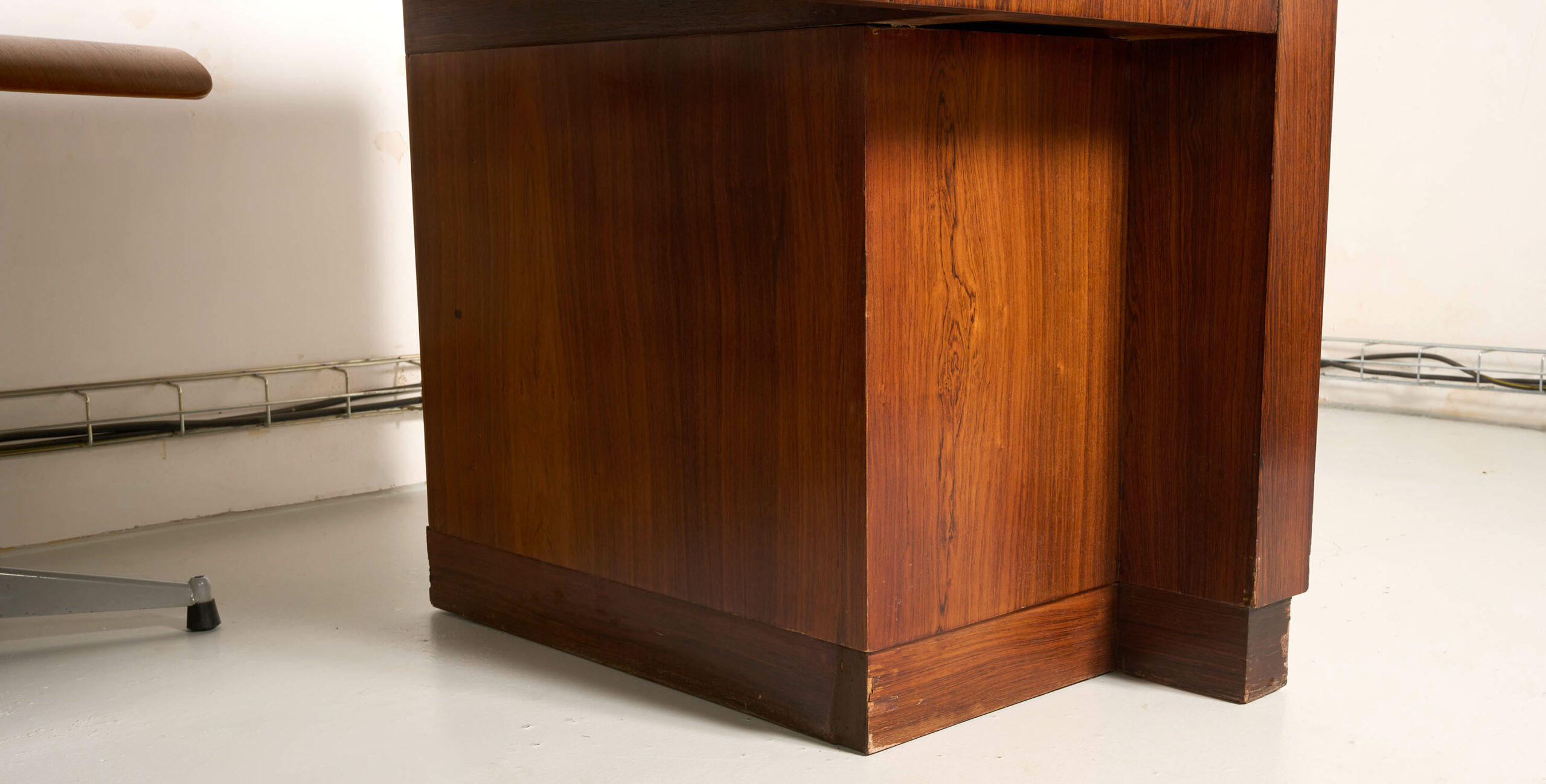 bureau art déco, bureau art déco ancien, bureau vintage, bureau milieu de pièce, bureau en noyer, bureau art deco, bureau milieu de pièce