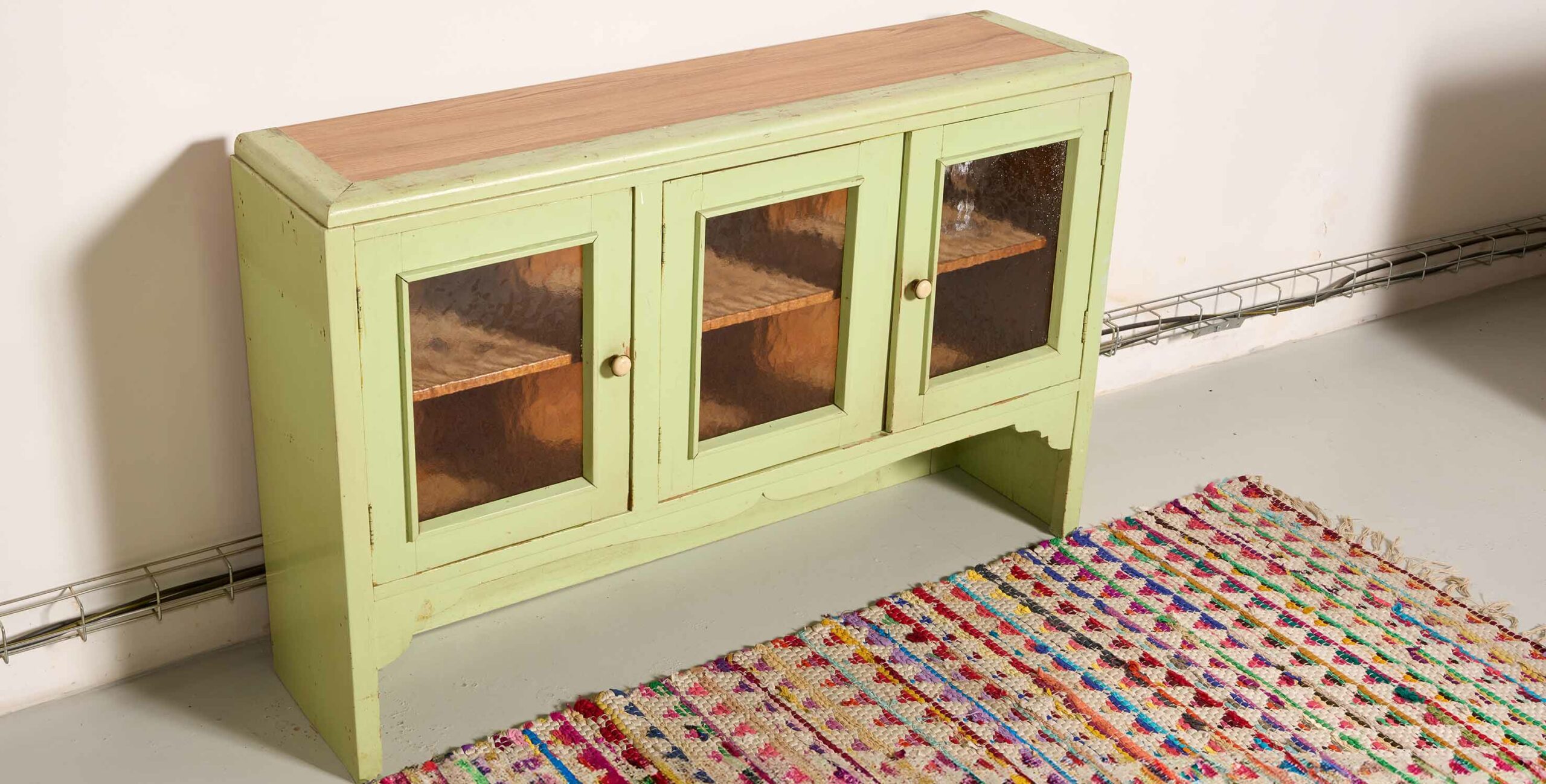 buffet vintage, buffet vert vintage, buffet parisien, buffet rustique, buffet rustique vintage, buffet étroit, buffet étroit vintage, buffet vert vintage, buffet shabby chic