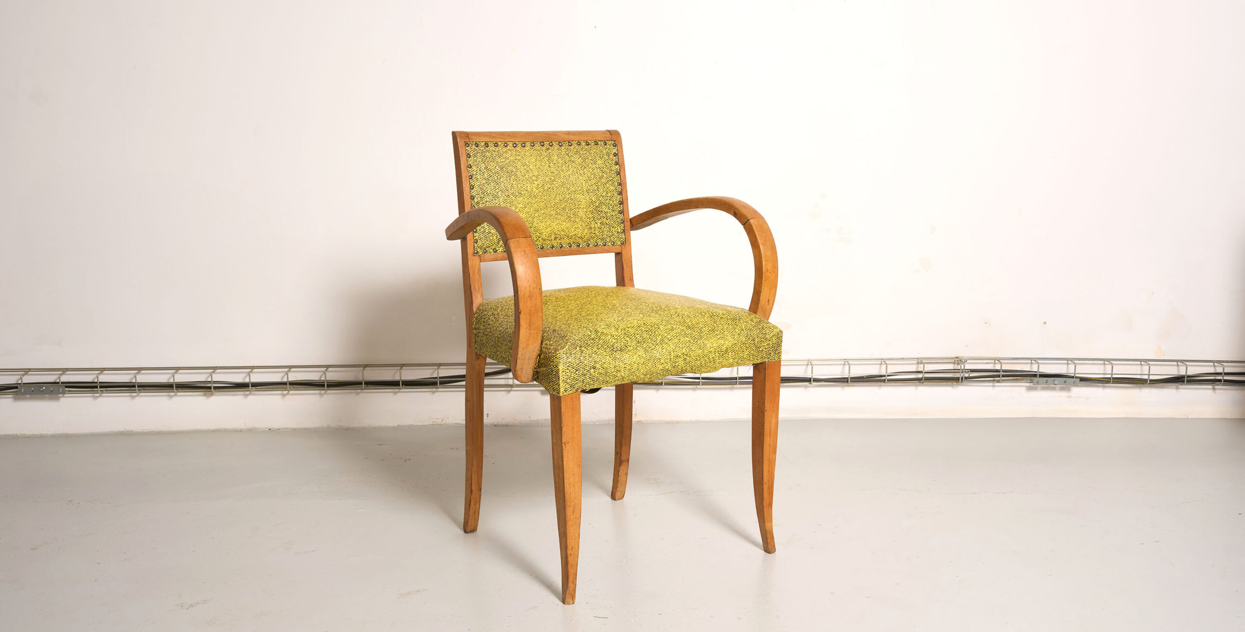 fauteuil bridge, fauteuil bridge vintage, fauteuil jaune, fauteuil bridge jaune, fauteuil vintage, fauteuil accoudoirs courbés, fauteuil ancien jaune